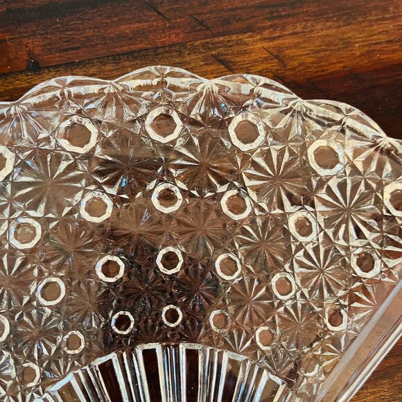 Vintage Glass Candy Trinket Dish Fan Shaped Classic Cottagecore Table Decor 50s - Picture 6 of 8